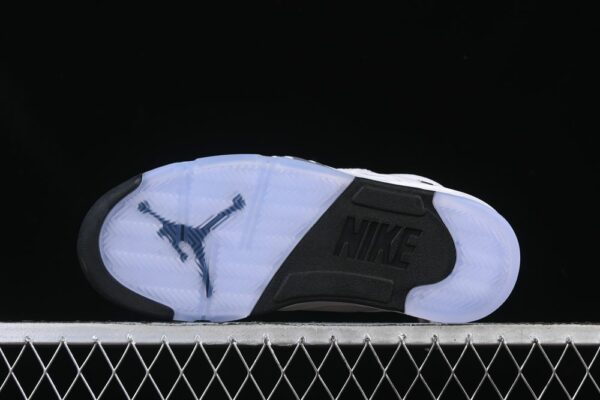 AJ 5 Retro ‘White Metallic’ HQ7978-103