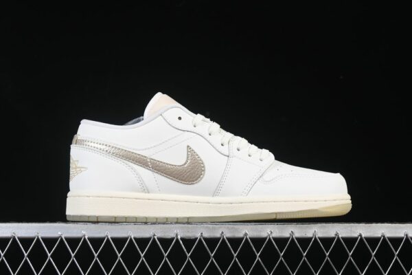 AJ 1 Low SE ‘Metallic Team Gold’ HV5157-100 AJ 1 Low SE ‘Metallic Team Gold’ HV5157-100