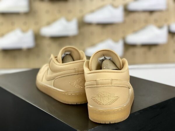 AJ 1 Low SE ‘Sand’ FZ3972-294 AJ 1 Low SE ‘Sand’ FZ3972-294