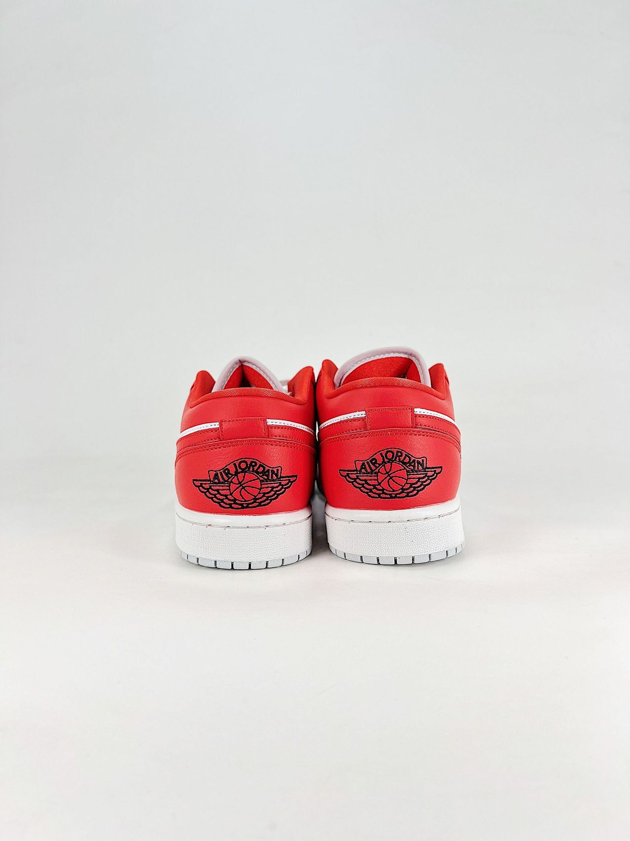 AJ 1 Low SE ‘Chile Red’ II9813-600 AJ 1 Low SE ‘Chile Red’ II9813-600
