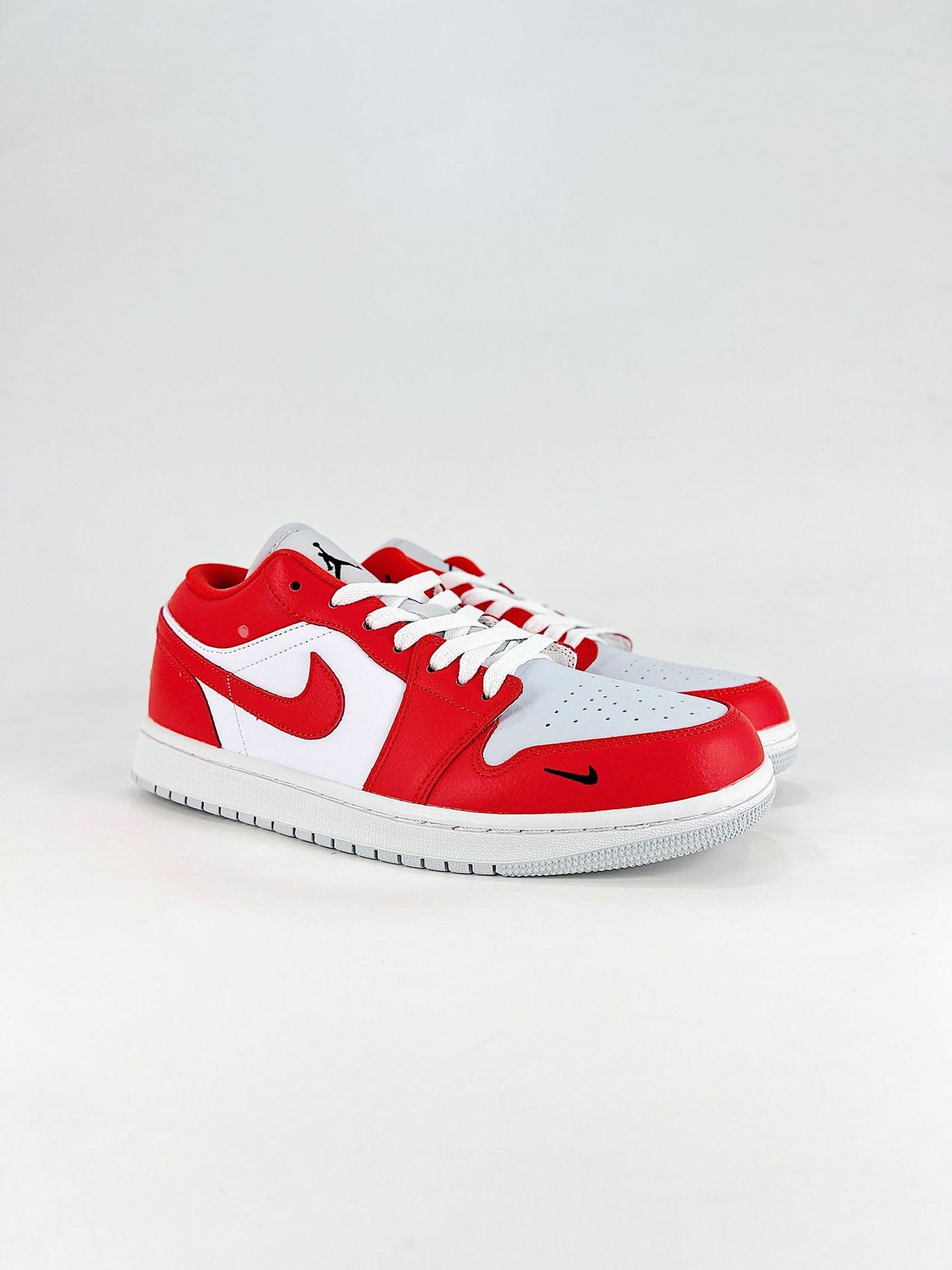 AJ 1 Low SE ‘Chile Red’ II9813-600 AJ 1 Low SE ‘Chile Red’ II9813-600