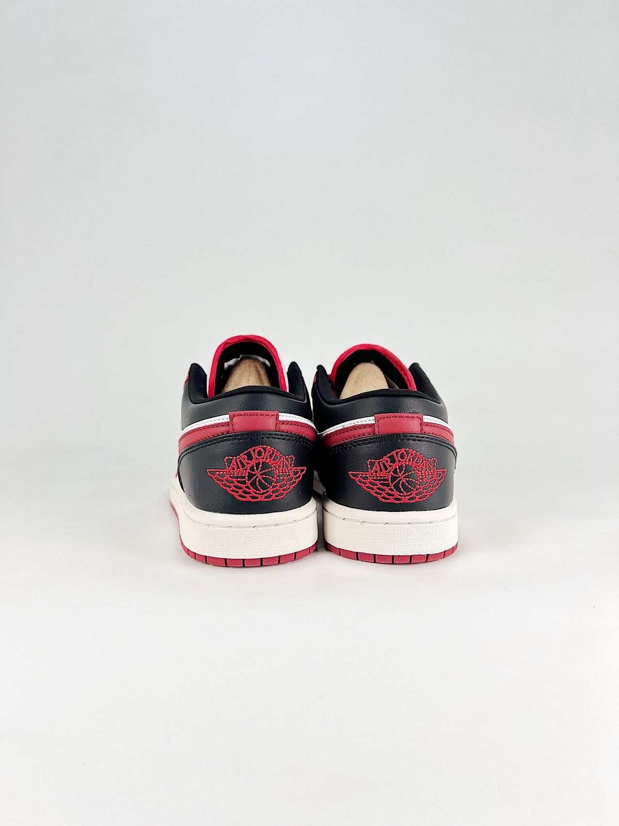 AJ 1 Low ‘Reverse Black Toe’ DC0774-160 AJ 1 Low ‘Reverse Black Toe’ DC0774-160