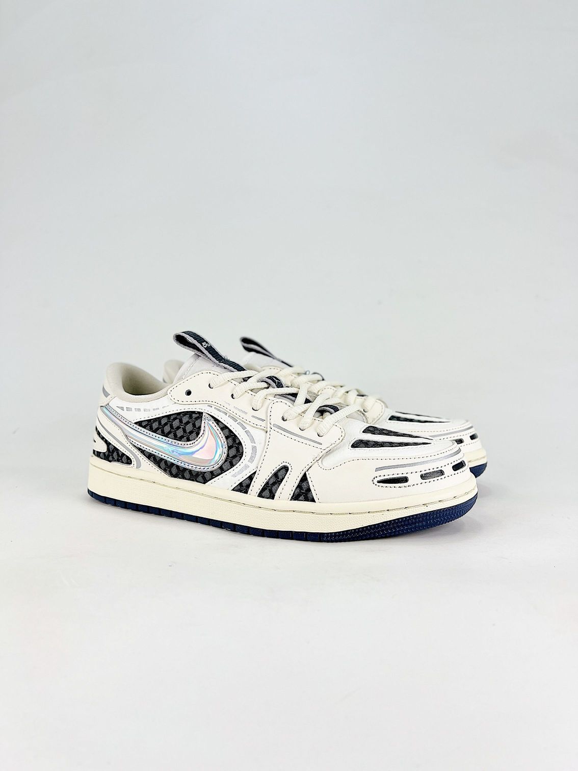 AJ 1 Low Method of Make V3 ‘Sail Coconut Milk’ HQ2186-100 AJ 1 Low Method of Make V3 ‘Sail Coconut Milk’ HQ2186-100