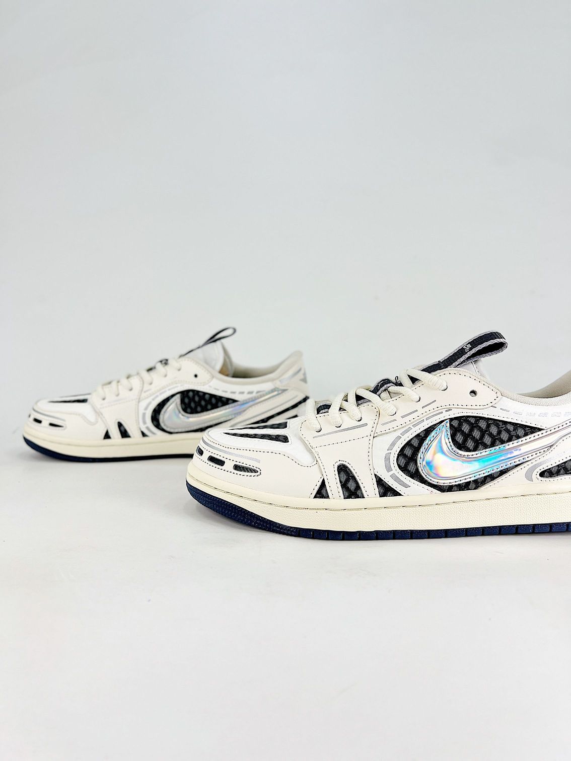 AJ 1 Low Method of Make V3 ‘Sail Coconut Milk’ HQ2186-100 AJ 1 Low Method of Make V3 ‘Sail Coconut Milk’ HQ2186-100