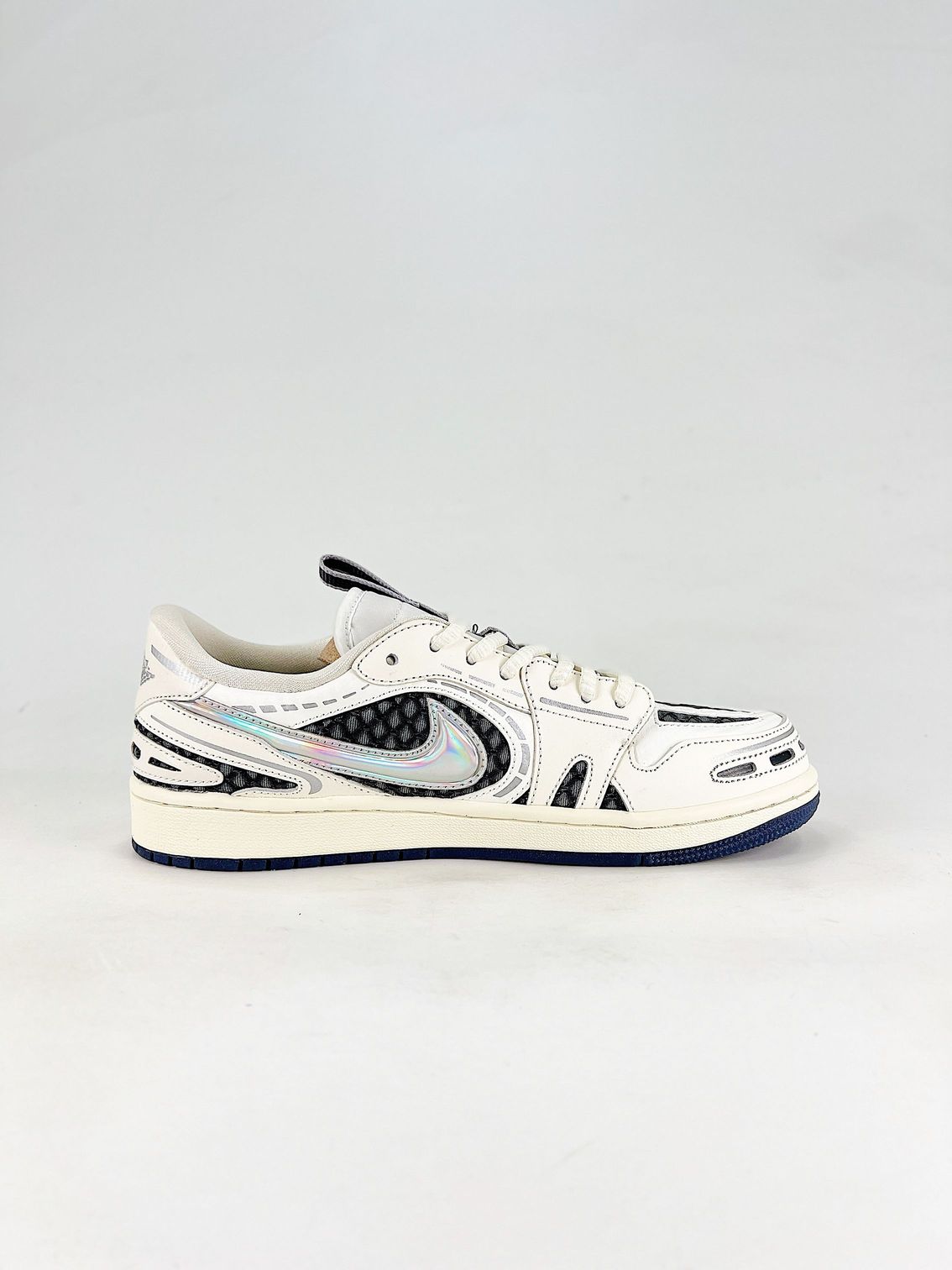 AJ 1 Low Method of Make V3 ‘Sail Coconut Milk’ HQ2186-100 AJ 1 Low Method of Make V3 ‘Sail Coconut Milk’ HQ2186-100