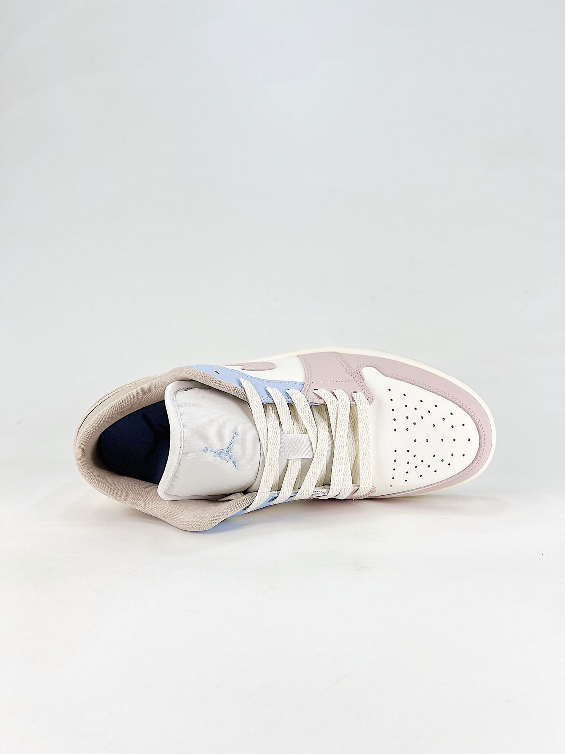 AJ 1 Low ‘Sail Silt Red Hydrogen Blue’ IV3219-161 AJ 1 Low ‘Sail Silt Red Hydrogen Blue’ IV3219-161