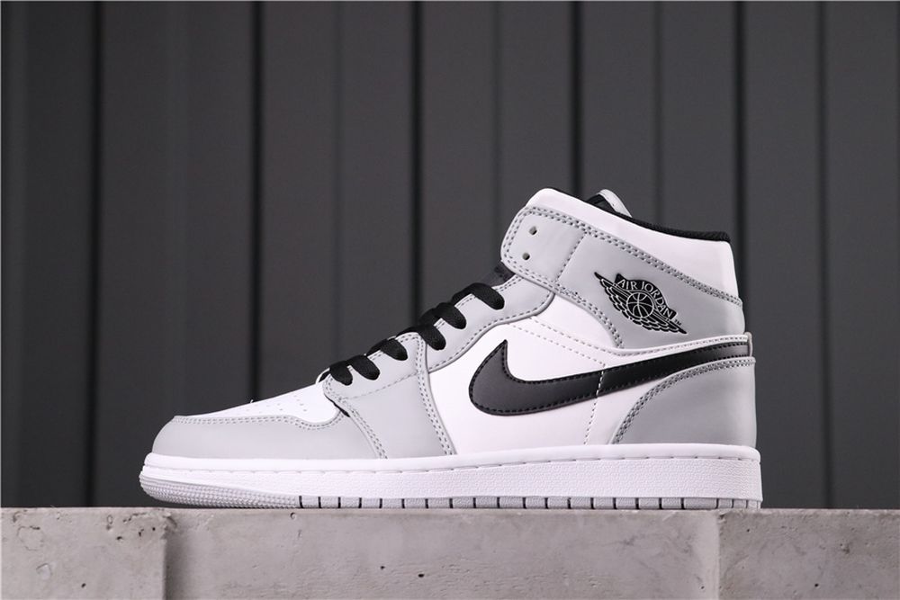 AJ 1 Mid ‘Light Smoke Grey’ 554724-092 AJ 1 Mid ‘Light Smoke Grey’ 554724-092