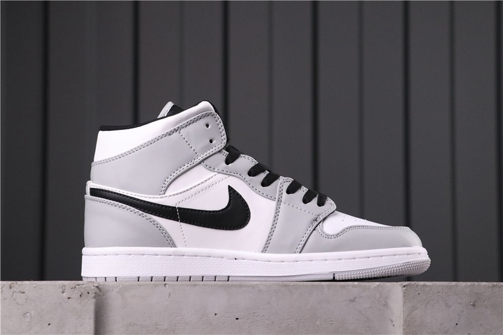 AJ 1 Mid ‘Light Smoke Grey’ 554724-092 AJ 1 Mid ‘Light Smoke Grey’ 554724-092