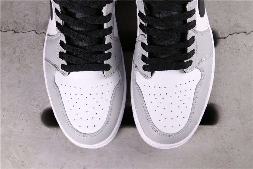 AJ 1 Mid ‘Light Smoke Grey’ 554724-092 AJ 1 Mid ‘Light Smoke Grey’ 554724-092