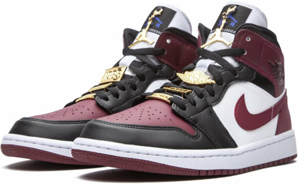 AJ 1 Mid SE ‘Gold Pendants’ CZ4385-016 AJ 1 Mid SE ‘Gold Pendants’ CZ4385-016