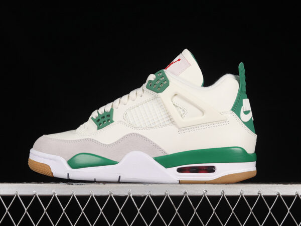 AJ 4 Retro SB ‘Pine Green’ DR5415-103 AJ 4 Retro SB ‘Pine Green’ DR5415-103