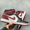 AJ 1 Mid SE ‘Gold Pendants’ CZ4385-016 AJ 1 Mid SE ‘Gold Pendants’ CZ4385-016