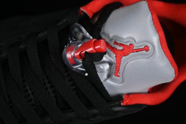 AJ 5 V Retro Low Alternate 90 Black Gym Red 819171-001