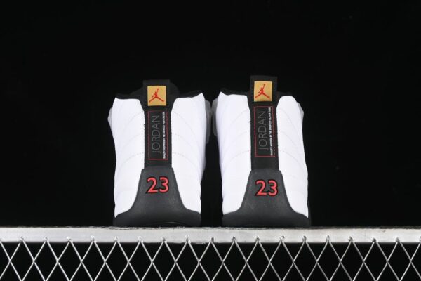 AJ 12 Retro Taxi 130690-125