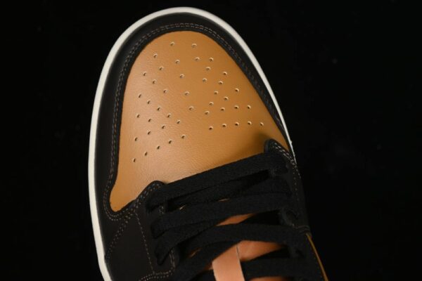 AJ 1 Low Flax/Baroque Brown HQ3603-201