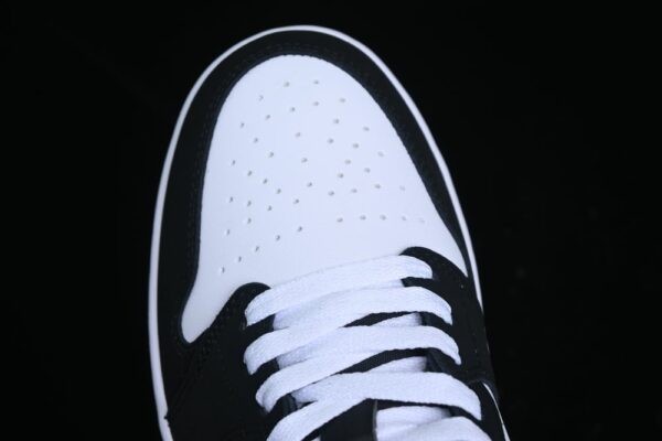 AJ 1 Low Panda Toe HF3188-106