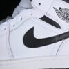 AJ 1 Mid ‘White Black’ DQ8426-132 AJ 1 Mid ‘White Black’ DQ8426-132