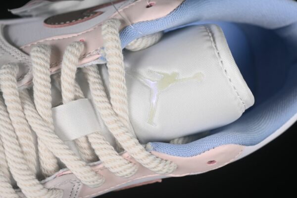 AJ 1 Low Wmns ‘Star Charm’ IB8859-101