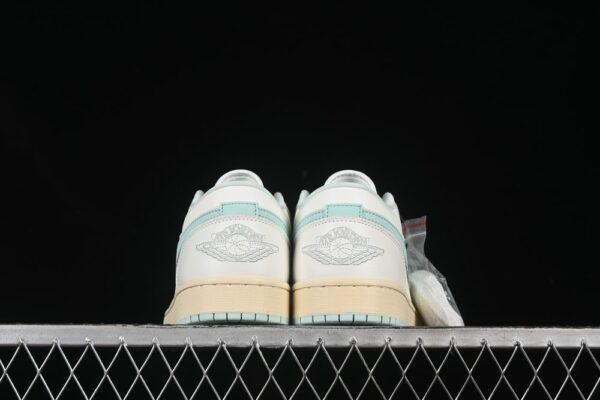 AJ 1 Low ‘Sail Igloo’ DC0774-134
