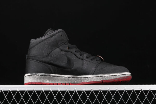 AJ 1 Mid Fearless CU2804-100