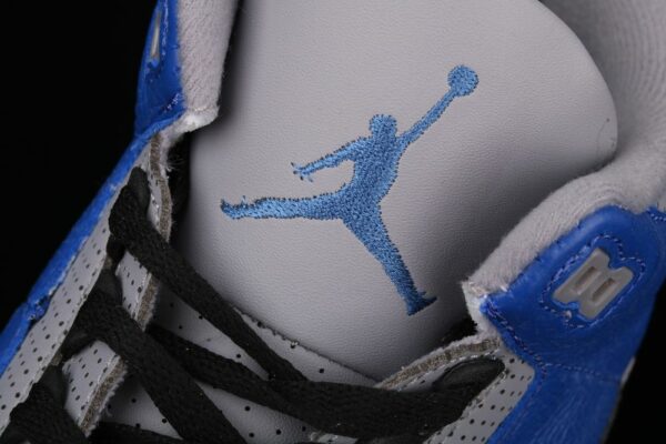 AJ 3 Retro Varsity Royal CT8532-400