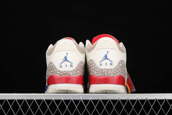 AJ  3 Retro International Flight 136064-140