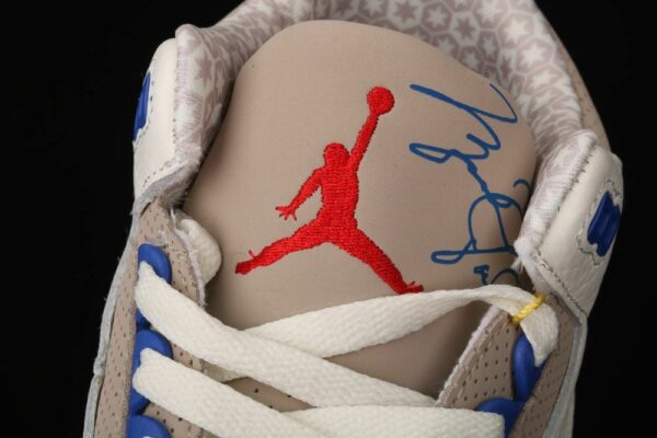 AJ  3 Retro International Flight 136064-140