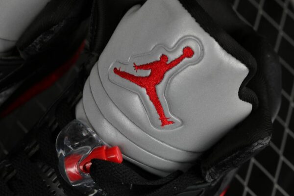 AJ 5 Retro Satin Bred 136027-006
