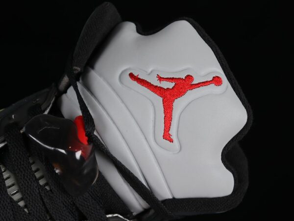AJ 5 Retro Gore Tex Off Noir DR0092-001