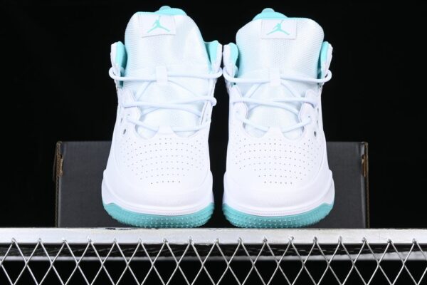 AJ 5 Max Aura White Photo Blue DZ4353-130