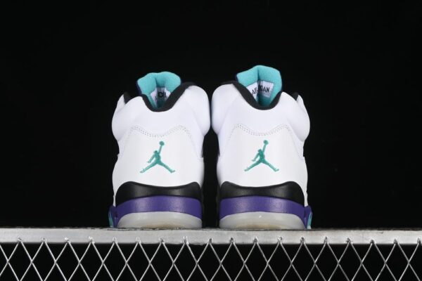 AJ 5 Retro Grape 136027-108