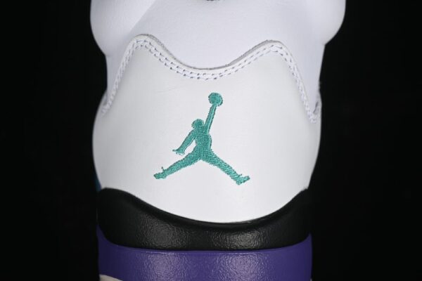 AJ 5 Retro Grape 136027-108