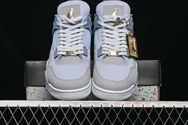AJ 4 Retro UNC Tar Heels Player Exclusive HV9204-407