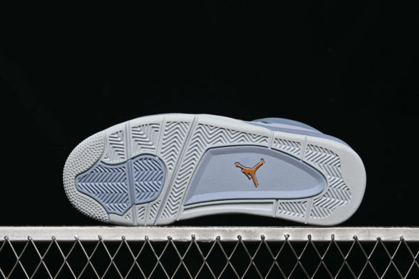 AJ 4 Retro UNC Tar Heels Player Exclusive HV9204-407