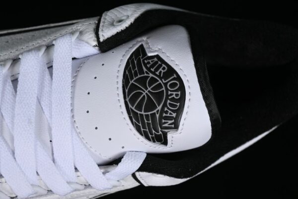 AJ 2/3 White  Black FD0383-100