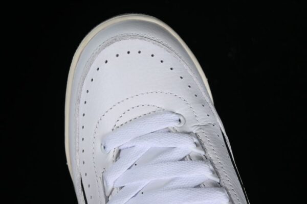 AJ 2/3 White  Black FD0383-100