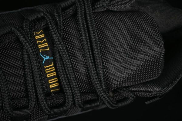 AJ 11 Retro Gamma Blue CT8012-047