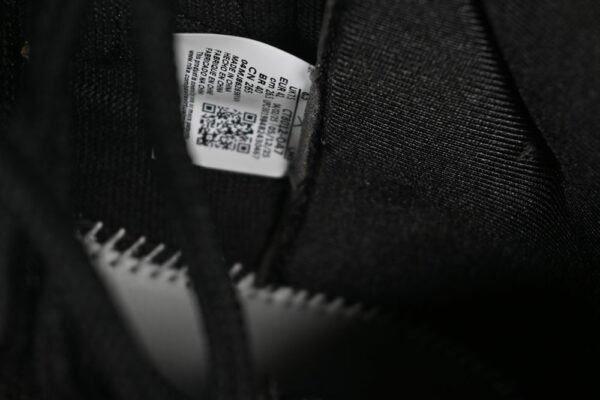 AJ 11 Retro Gamma Blue CT8012-047