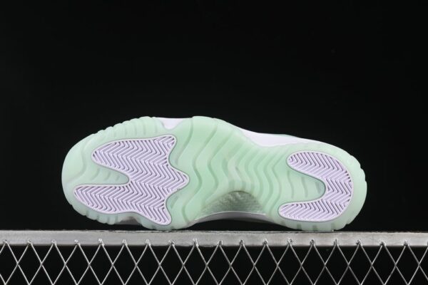 AJ 11 Retro Low Igloo AH7860-103