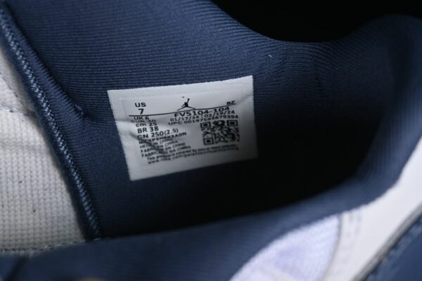 AJ 11 Low Diffused Blue FV5104-104