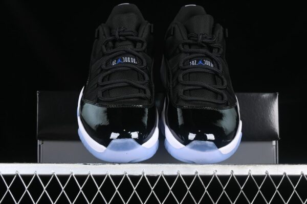 AJ 11 Retro Low Space Jam FV5104-004
