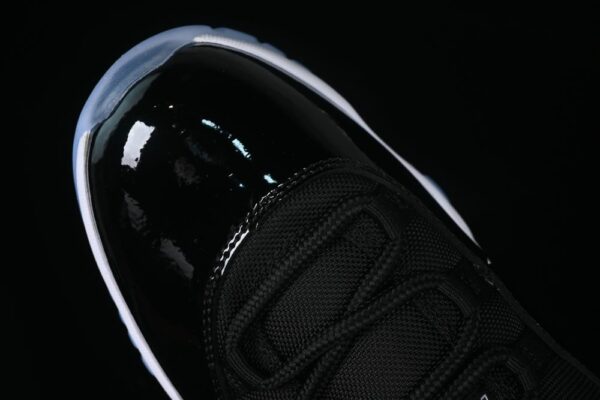 AJ 11 Retro Low Space Jam FV5104-004