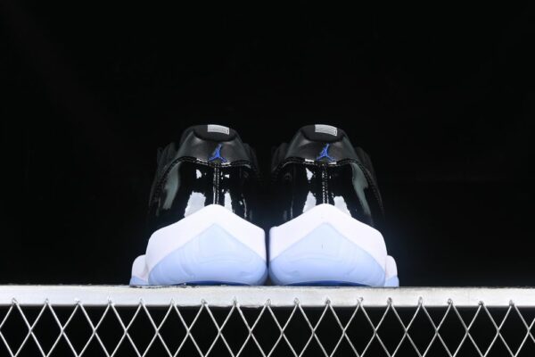AJ 11 Retro Low Space Jam FV5104-004