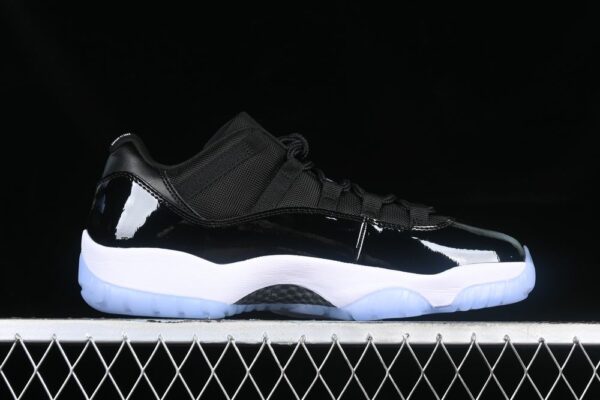 AJ 11 Retro Low Space Jam FV5104-004
