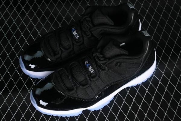 AJ 11 Retro Low Space Jam FV5104-004
