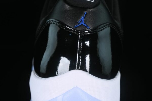 AJ 11 Retro Low Space Jam FV5104-004