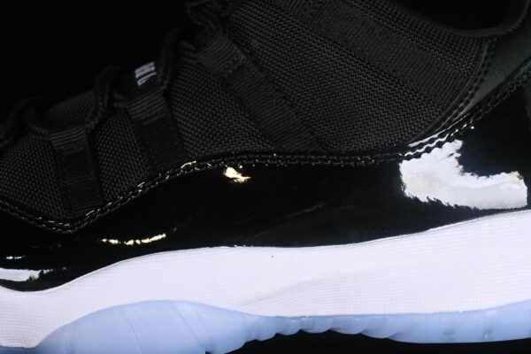 AJ 11 Retro Low Space Jam FV5104-004