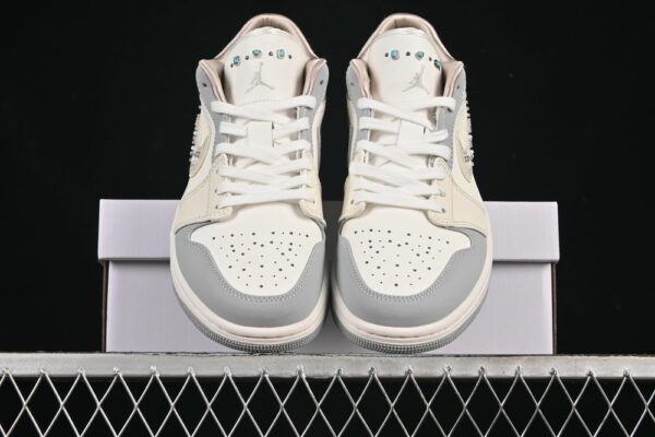 AJ 1 Low Sail Soft Pearl IH7323-100