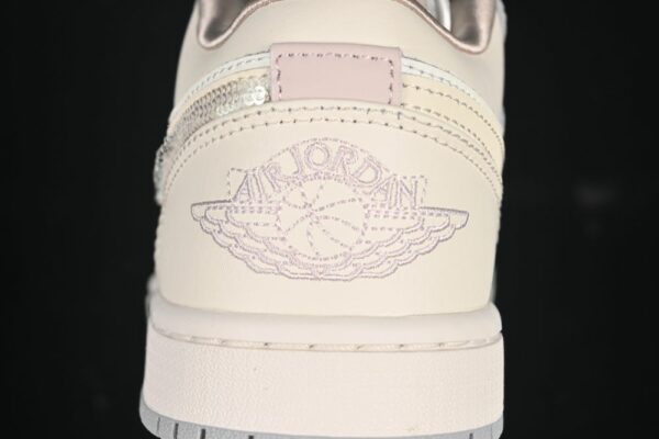 AJ 1 Low Sail Soft Pearl IH7323-100