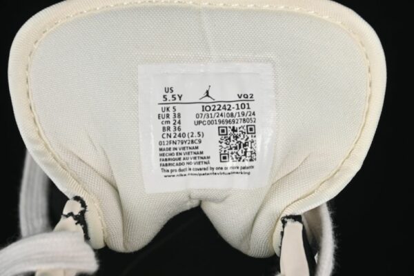 AJ 1 Low Sail Light Smoke Grey IO2242-101